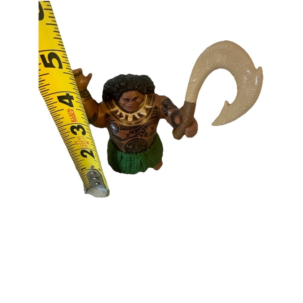Disney Store Moana Maui Action Figure Doll With Fish Hook